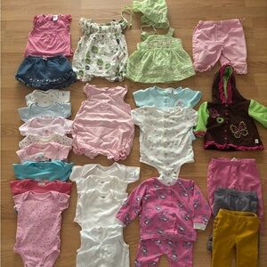 Bundle of girls clothes size 3-6 months